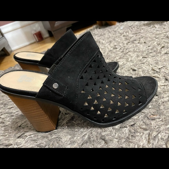 Shoes - Black Peep-Toe Mules